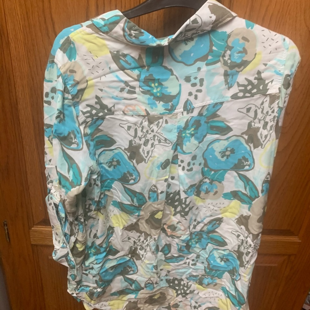 Button down - Picture 3 of 4